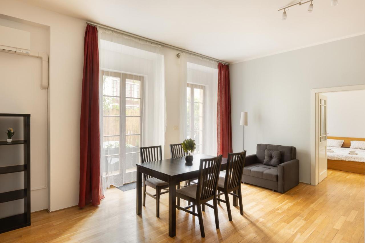 City Centre Garden Apartment With Parking Praha Eksteriør bilde