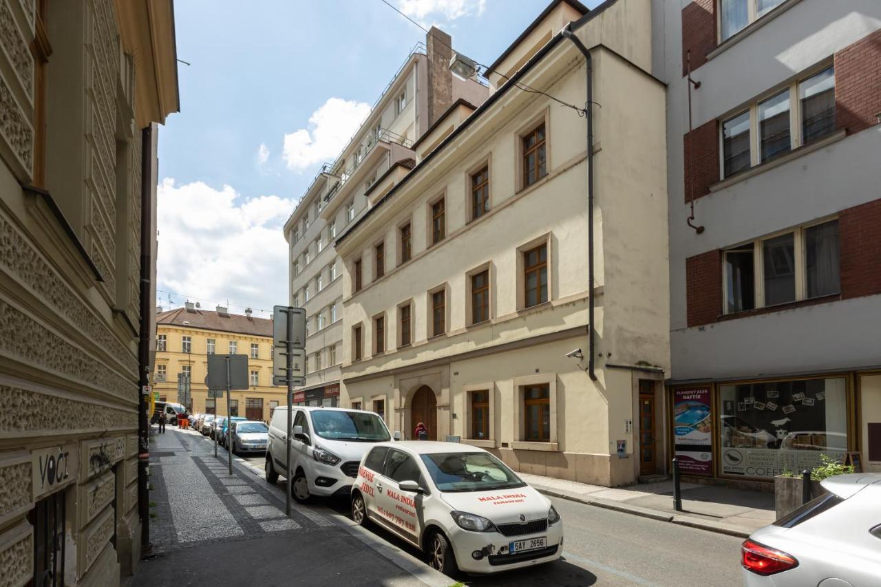 City Centre Garden Apartment With Parking Praha Eksteriør bilde