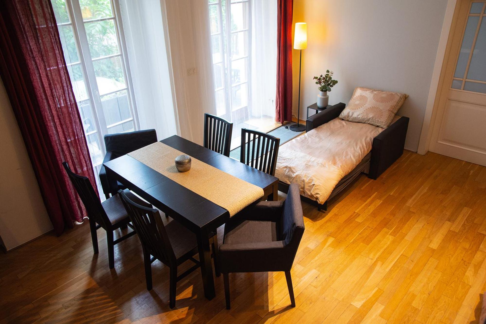 City Centre Garden Apartment With Parking Praha Eksteriør bilde